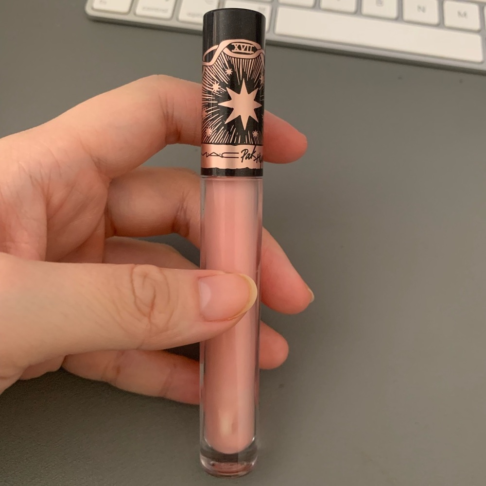 MAC cosmetics piny makeup plumping lip gloss